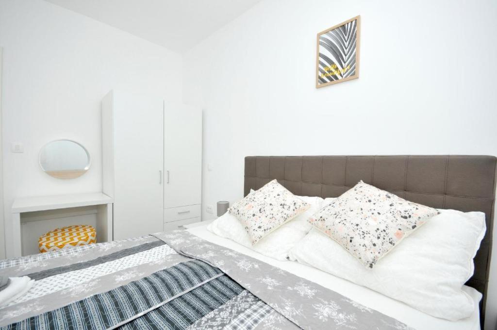 Villa Carolina Trogir Buitenkant foto